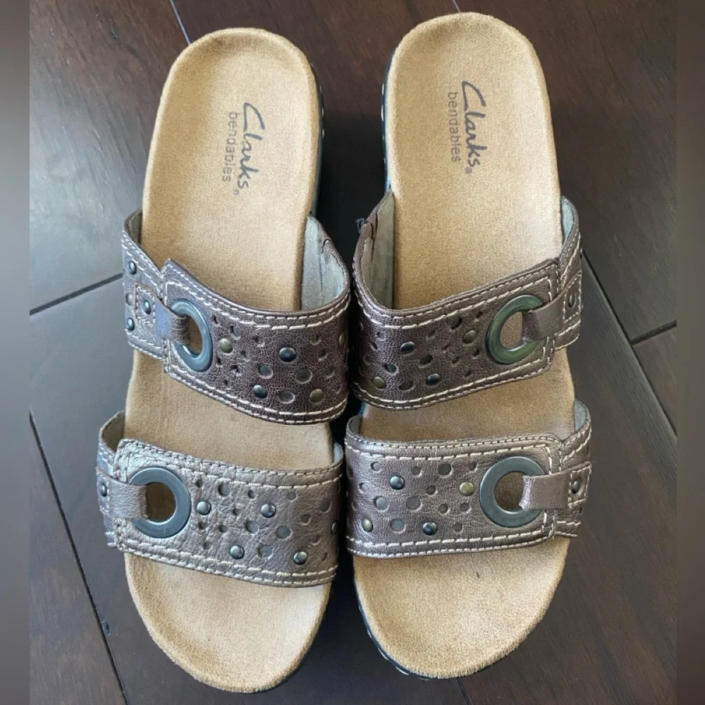 Clarks Pewter Sandals - Picture 2 of 8